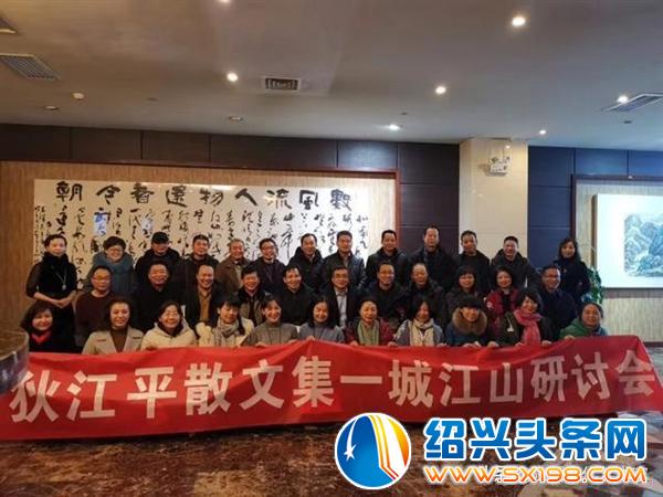 魏云霞《一部永不言败的奋斗史—读狄江平的散文集》