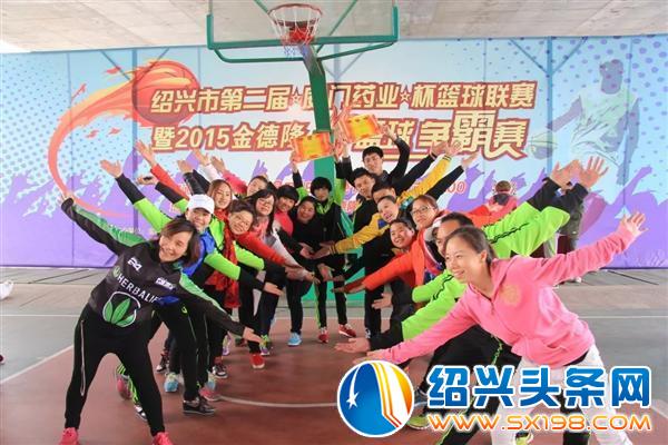 越西廊桥下全民健身样本-2 越西廊桥下全民健身样本-2