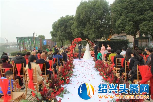 今天我们在金德隆结婚了