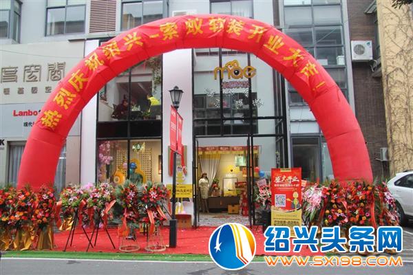金德隆这家店的老板娘有点豪 金德隆这家店的老板娘有点豪