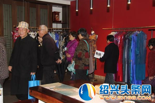 柯桥区退休教师莅临金德隆进行考察-3 柯桥区退休教师莅临金德隆进行考察-3