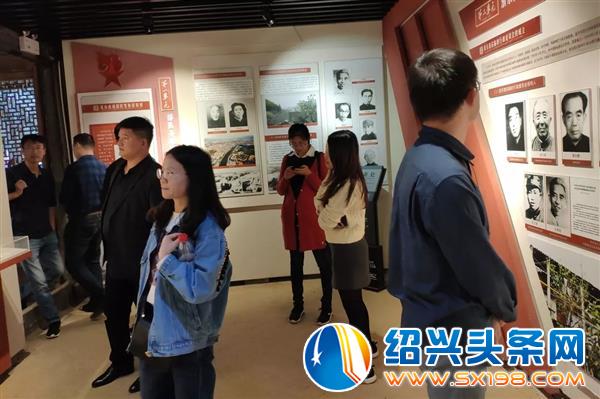 金德隆形尔尚党支部到浙东革命根据地纪念馆参观 金德隆形尔尚党支部到浙东革命根据地纪念馆参观