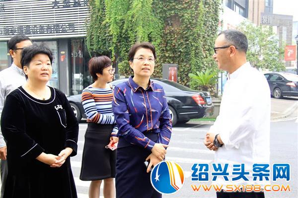 统战部部长叶卫红莅临金德隆考察-4