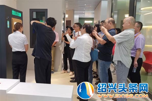 打造一座有别于传统展厅的-3