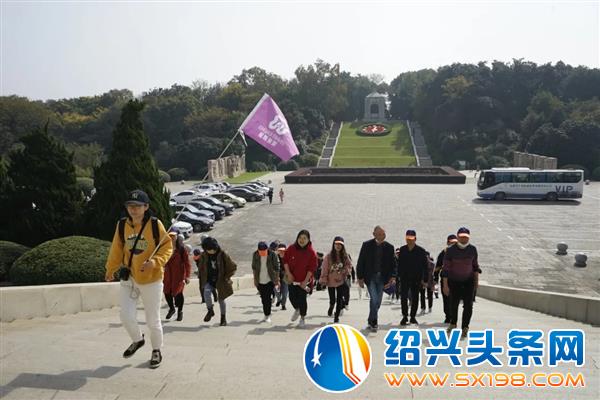 形尔尚组织员工游览六朝古都