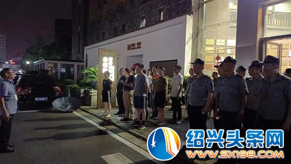 金德隆组织深夜抗台防汛防火应急演练