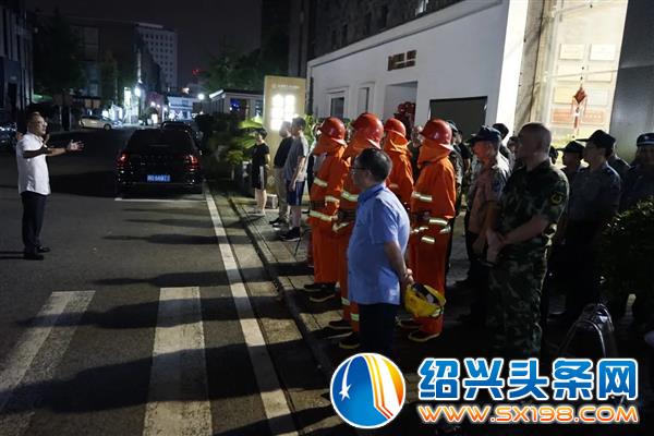 金德隆组织深夜抗台防汛防火应急演练-11