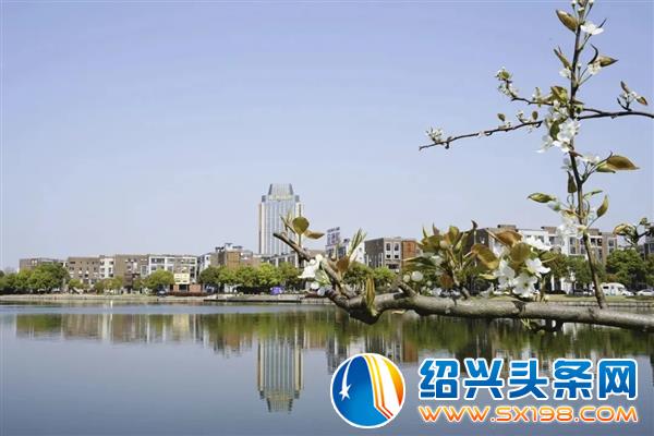 金德隆诗以言志拥抱-3